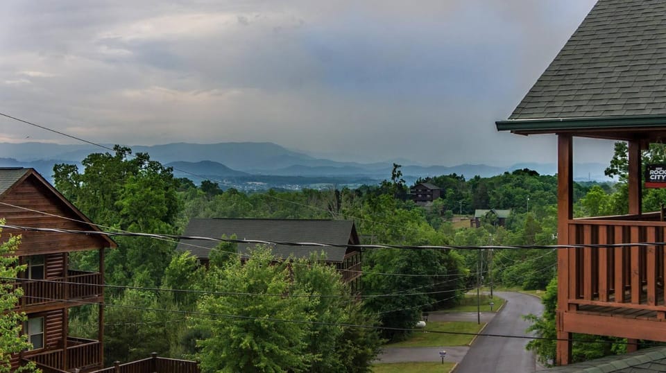 Big Bear Chalet in Sevier County