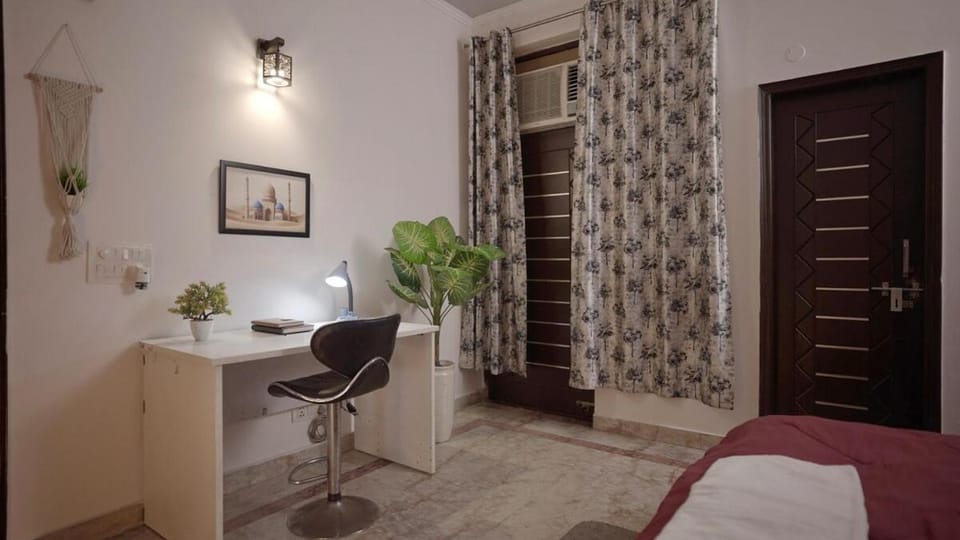 Lovey studio artistic vibe Apartment in Noida