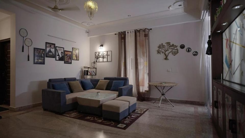 Lovey studio artistic vibe Apartment in Noida