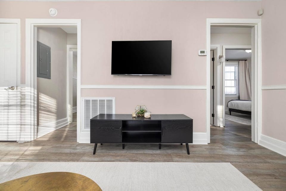 Living room, Photo of the whole room, Seating area