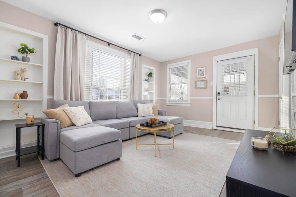 Living room, Photo of the whole room, Seating area