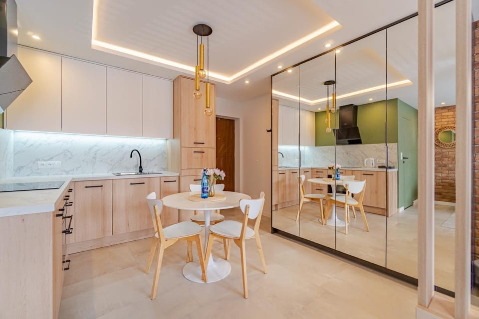 Kitchen or kitchenette, Living room, Seating area, Dining area, oven, stove