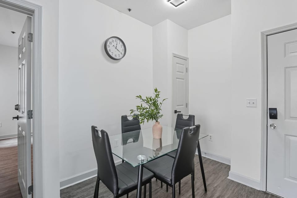 Modern 2BR2BA Near University District Apartment in Memphis