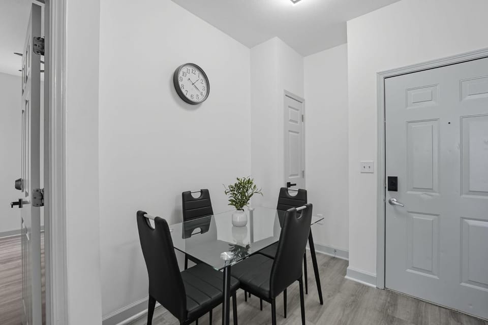 Contemporary 2BR2BA with Great Amenities Apartment in Memphis