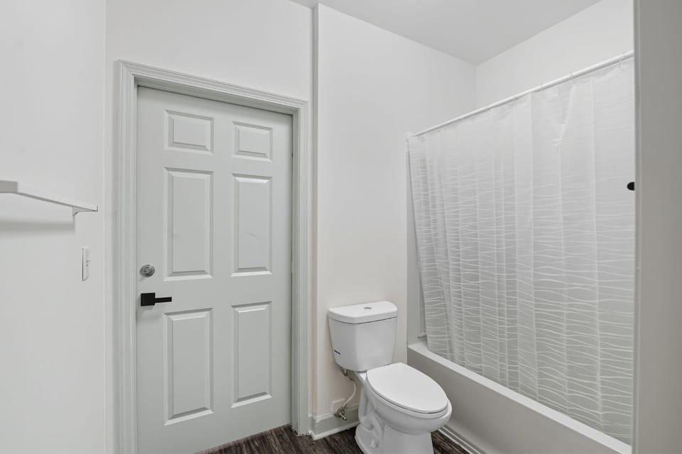 Chic 2BR2BA with Gym and Rooftop Access Apartment in Memphis