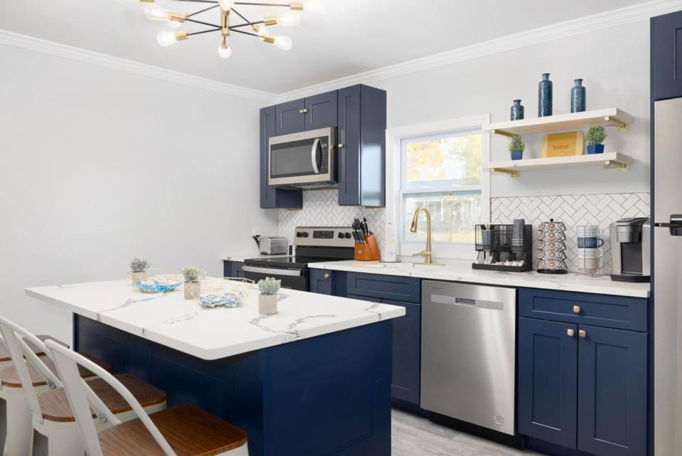 Kitchen or kitchenette, Dining area, kitchen