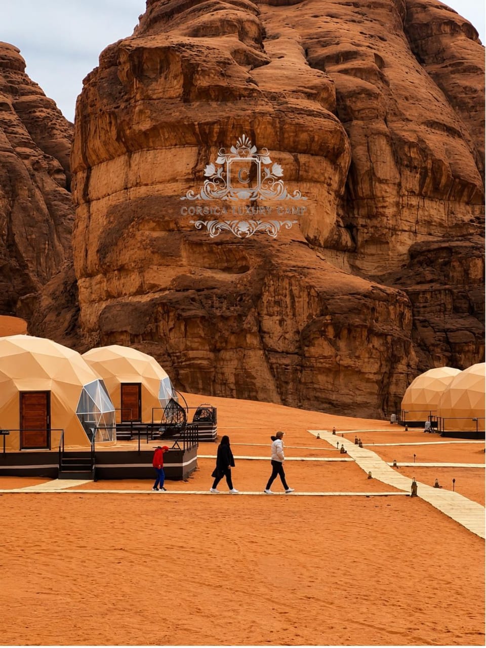 Nearby landmark, Day, People, Natural landscape, Mountain view, group of guests