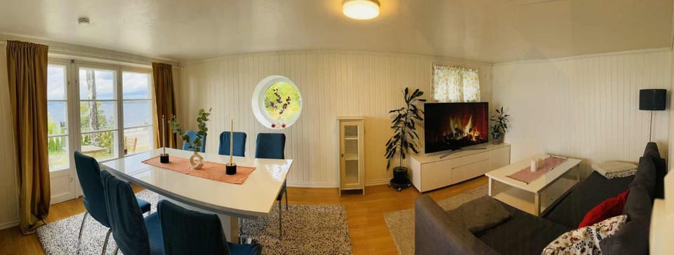 Nice Family Friendly apartment 2 bed Rooms with sea view located in Nordstrand for 5 guests with a garden and grill with sea view just beside the apartment Apartment in Oslo