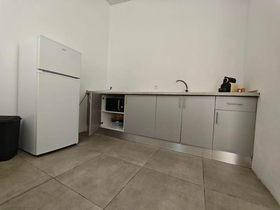 Kitchen or kitchenette, kitchen