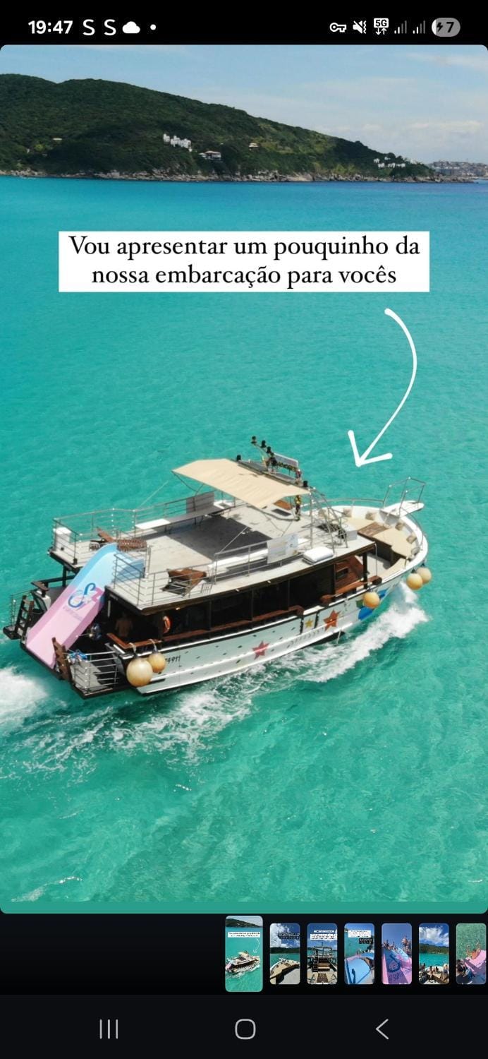 Passeios pelas praias mais cristalinas de Caribe brasileiro Docked boat in State of Rio de Janeiro