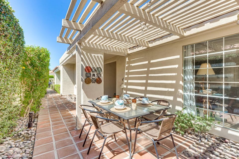 Pool Access, WFH Ready: Home in Palm Desert House in Indian Wells