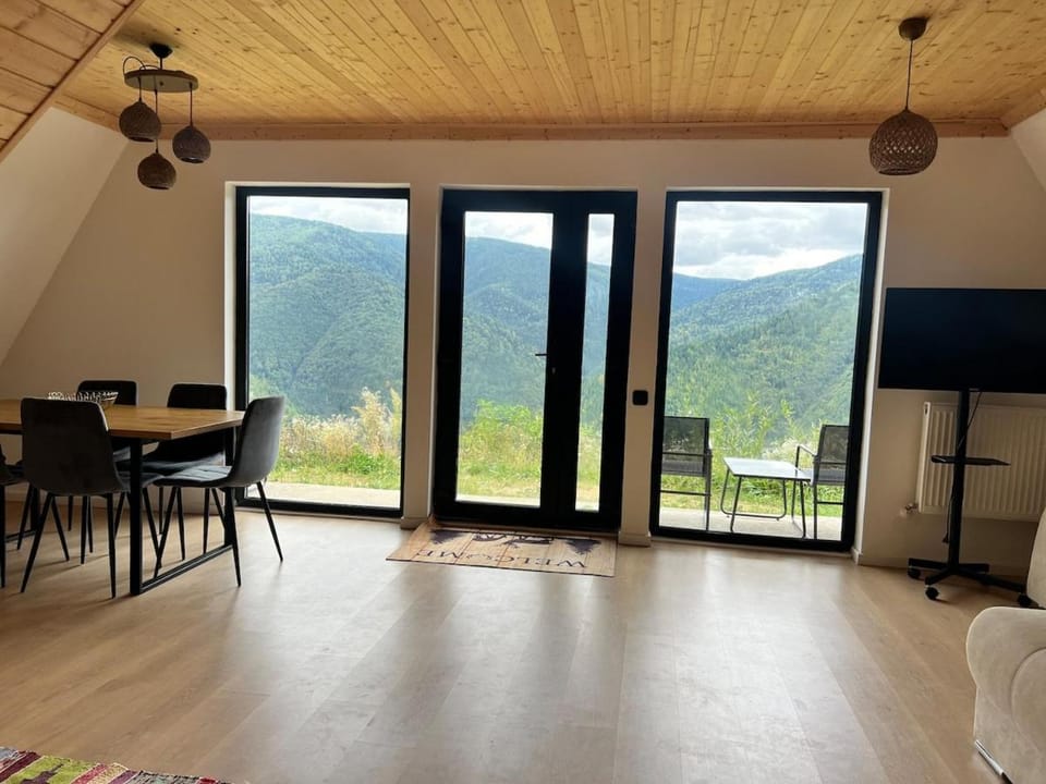 TV and multimedia, View (from property/room), Living room, Mountain view