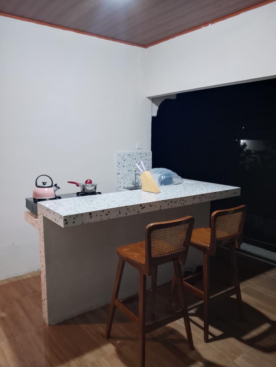 Kitchen or kitchenette, Communal kitchen