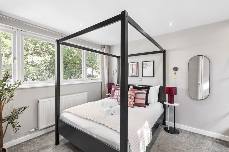 Artistic Flair 1 BD Cottage in NW11 Sleeps 3 Apartment in London Borough of Camden
