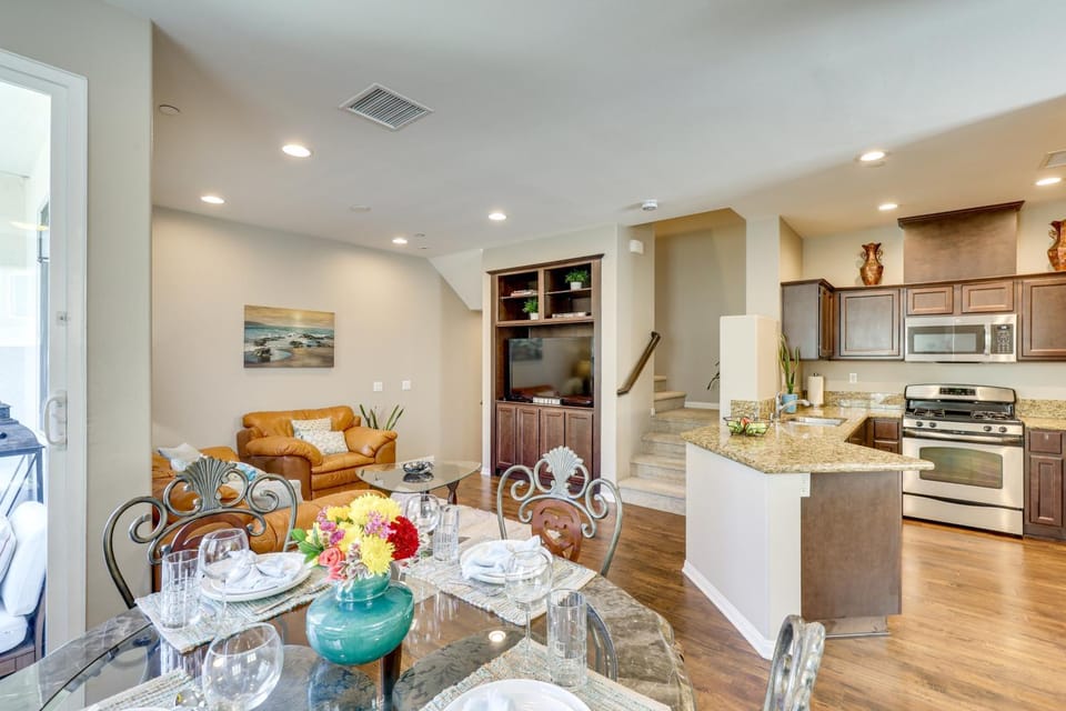 Walk to Public Transit: Oceanside Home w/ Balcony House in Oceanside