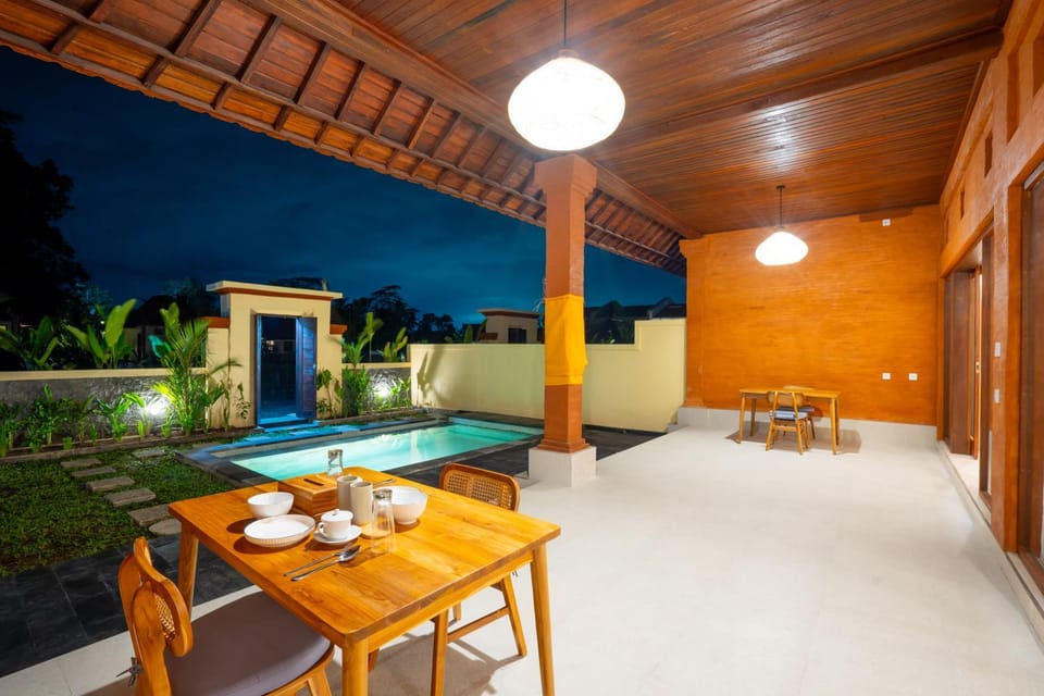 Night, Natural landscape, View (from property/room), Dining area, Pool view, Swimming pool