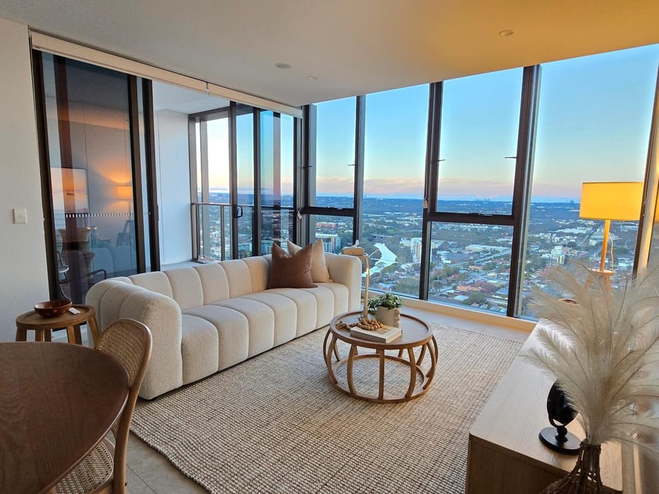 TV and multimedia, Living room, City view, River view