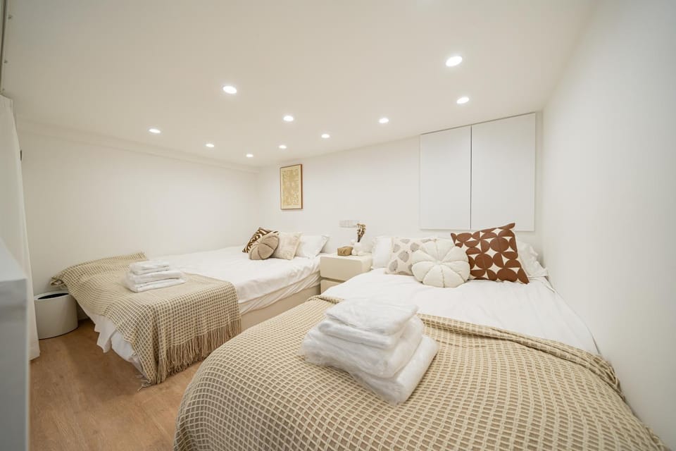 TianFeng - High-Ceiling Loft with Dining Area Apartment in Shanghai