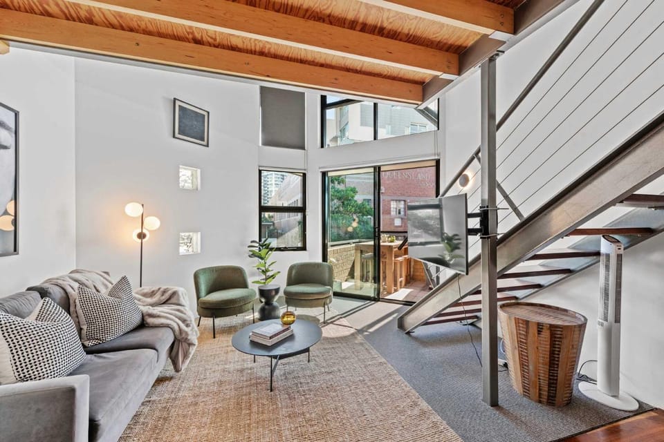 TV and multimedia, View (from property/room), Living room, Seating area, Parking, air conditioner