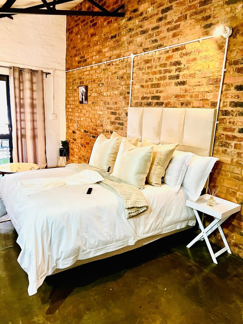 Cosy stay at 371 Craftsmanship Maboneng Apartment in Johannesburg