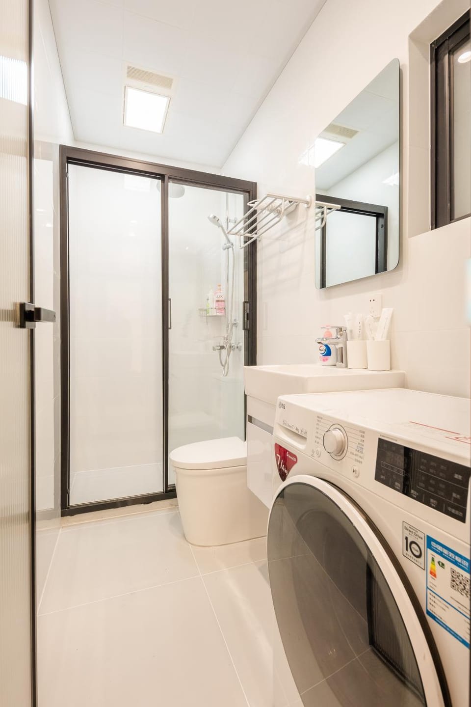 QingYan - Gentle Contemporary Studio with Lounge Corner Apartment in Shanghai