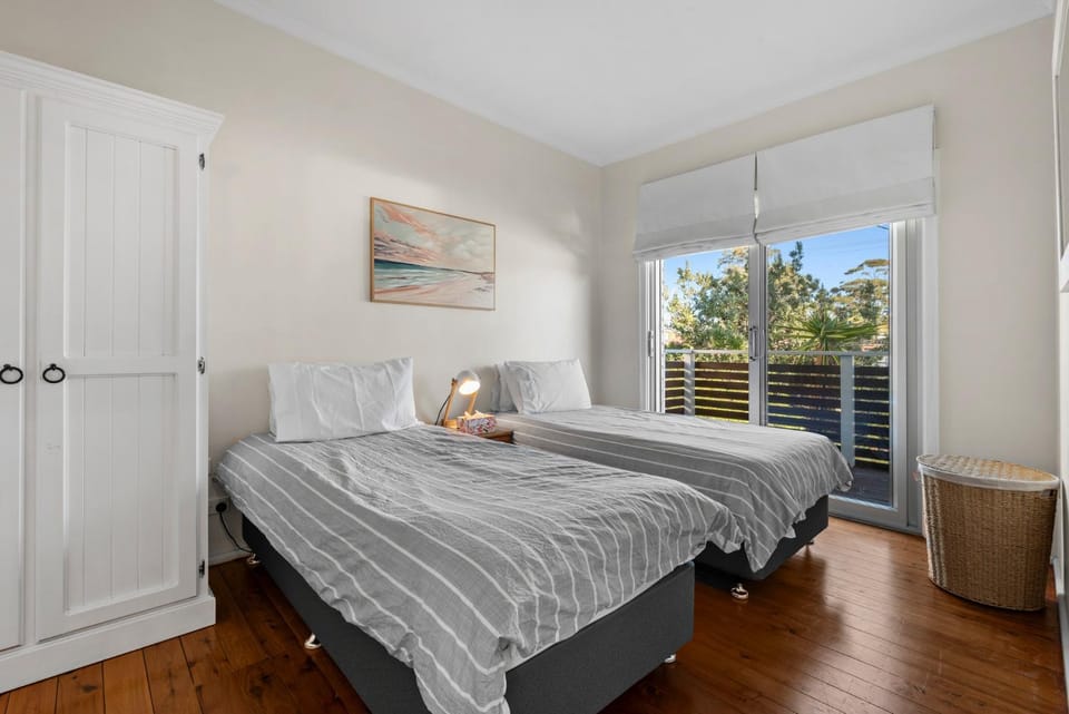 Bed, Photo of the whole room, Bedroom, towels, wardrobe