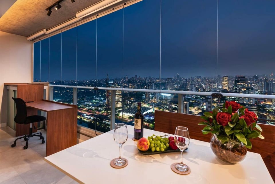 Dining area, City view