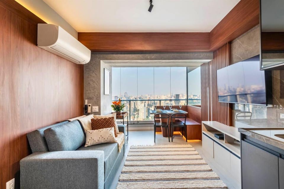 TV and multimedia, Kitchen or kitchenette, Living room, Dining area, City view, Landmark view, air conditioner