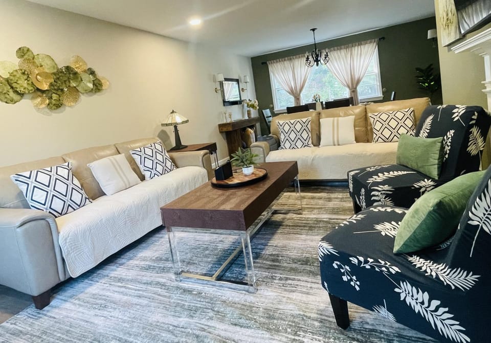 TV and multimedia, Living room, Seating area