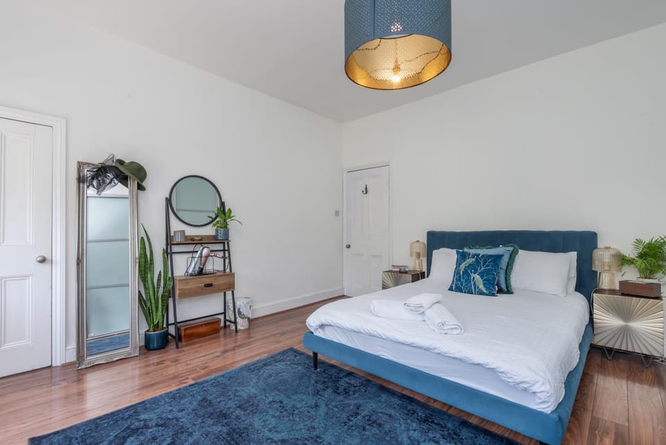 Modern 1BDR with Parking and Shared Garden Apartment in London Borough of Southwark