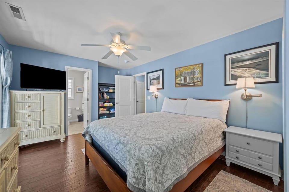 Coastal Escape, Pool, Elevator -Salty Pause Apartment in Surf City