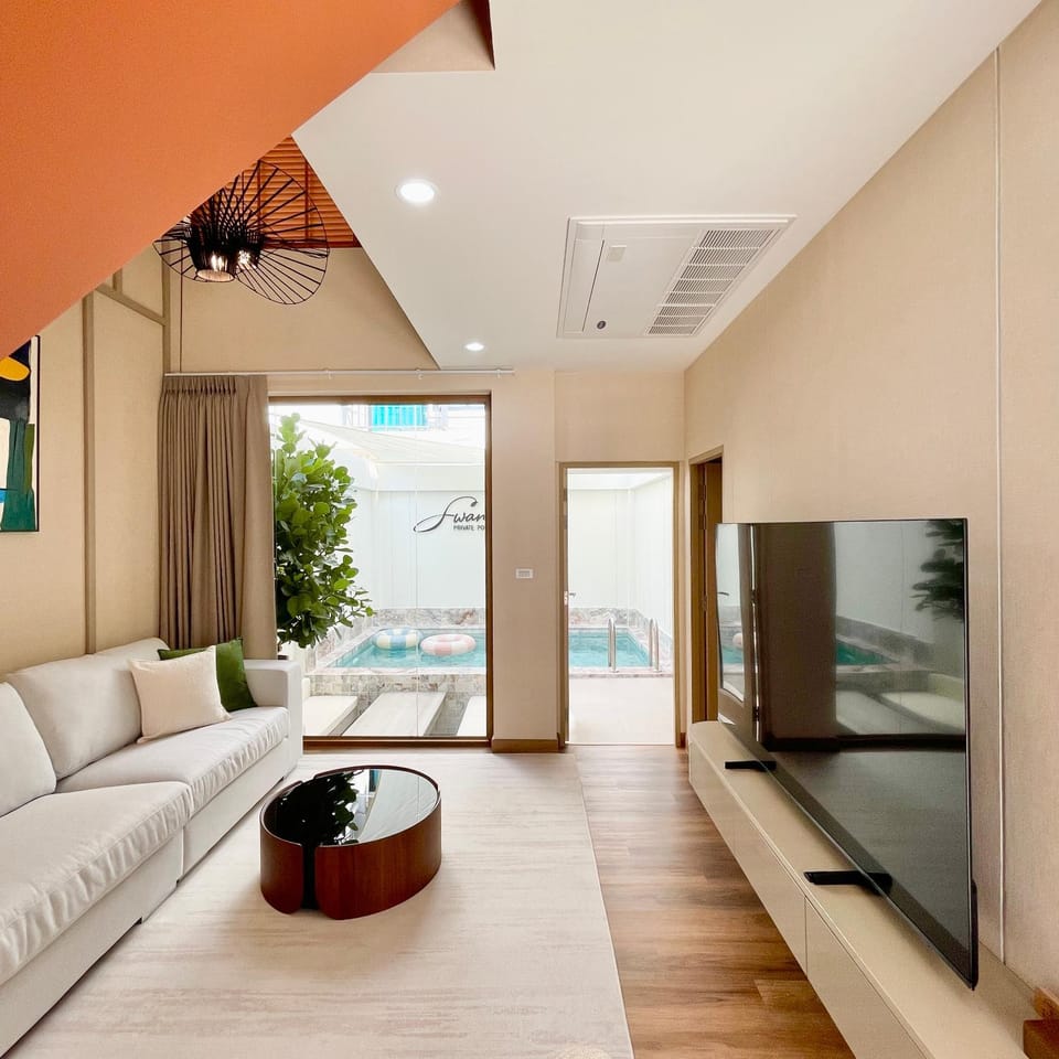 Swan Private Pool Villa Bangsaen Villa in Chon Buri Changwat