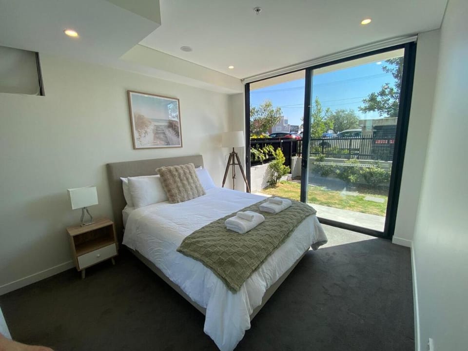 Executive One Bedroom apartment and Courtyard Retreat Apartment in Sydney