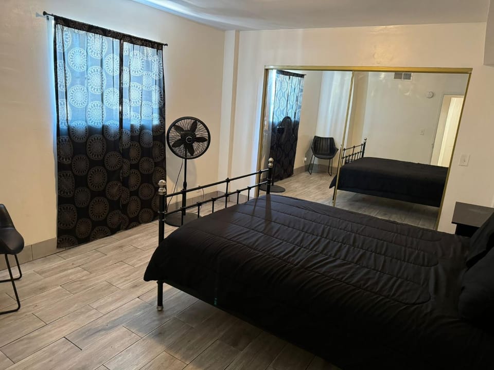 The Vibe Hostel in San Fernando Valley