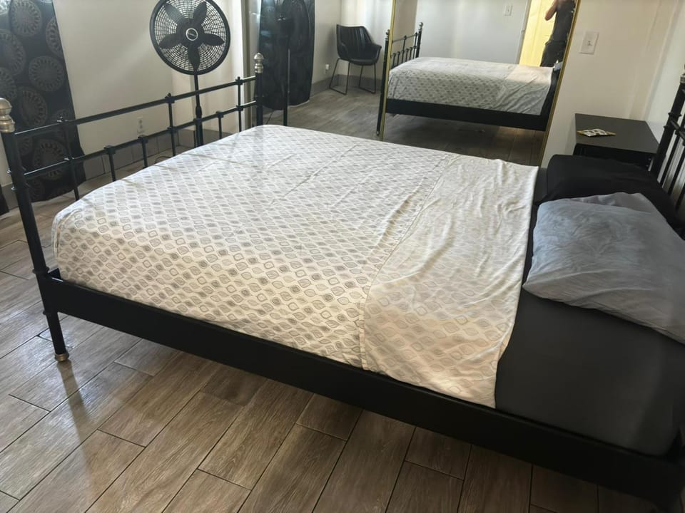 The Vibe Hostel in San Fernando Valley