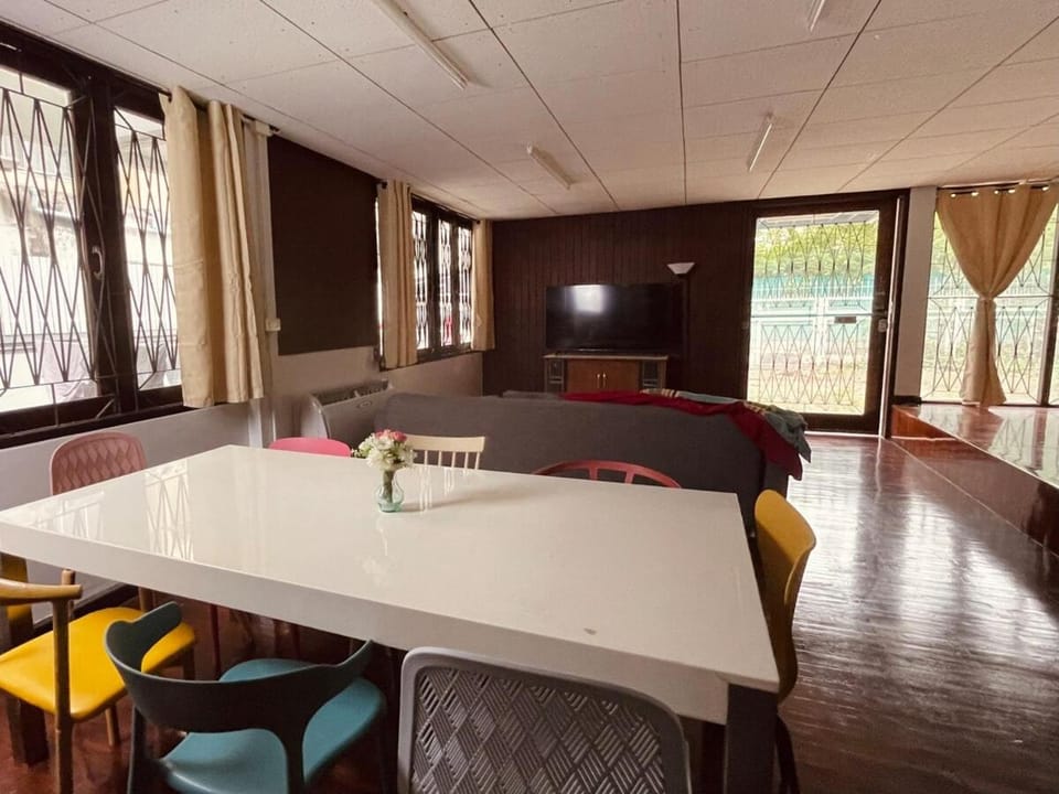 4BR House max 10pax, Near MRT and Local Place Apartment in Thailand