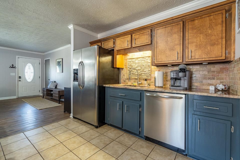 Save Midweek 3Br Near Lake Acworth and Downtown House in Acworth