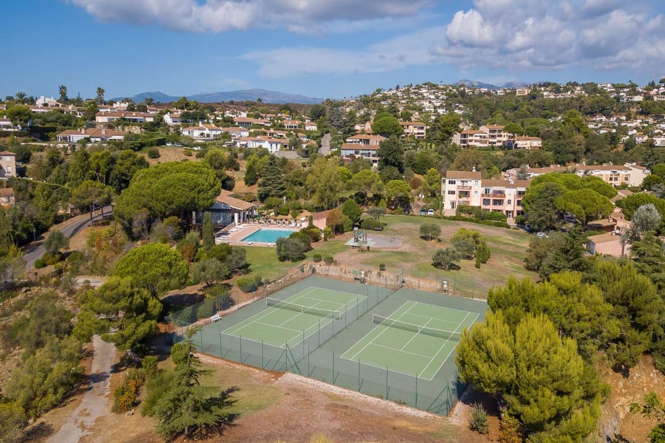 Tennis court