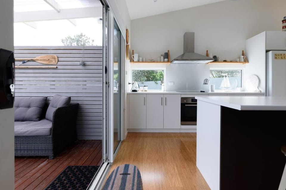 Low Head Coastal Haven: Your Seaside Escape House in Low Head