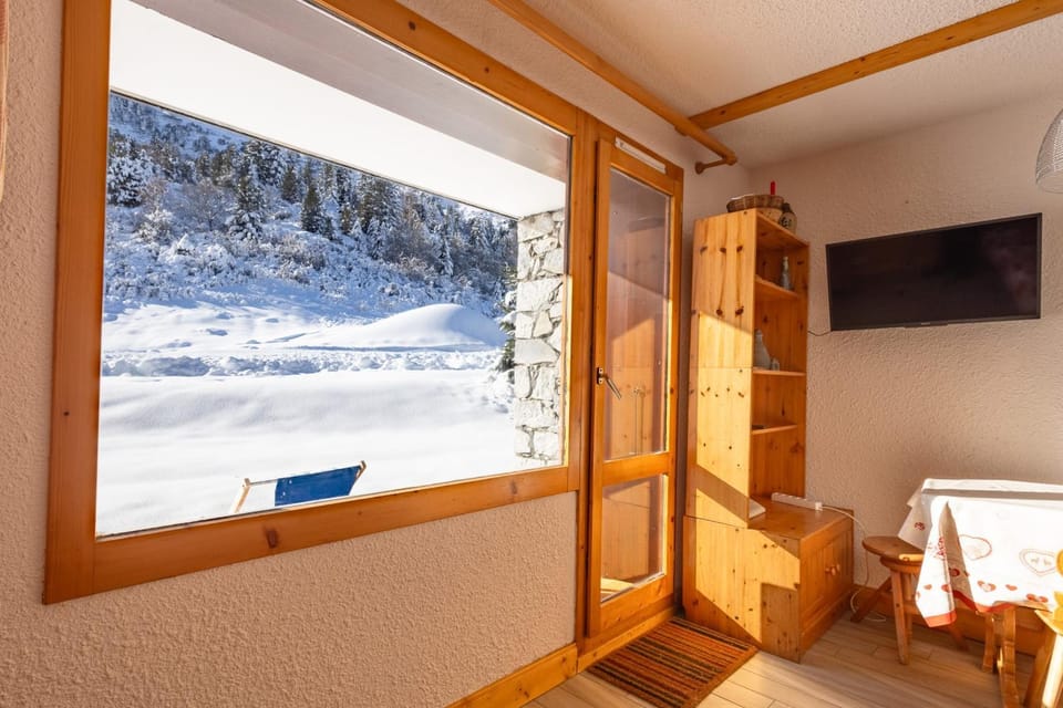Gébroulaz #2 - 4 guests - Ski in - Ski out Apartment in Les Allues