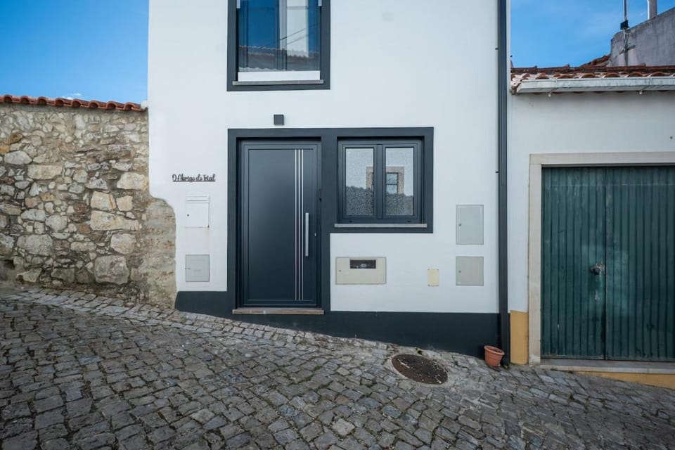 O Abrigo do Fetal House in Leiria, Portugal
