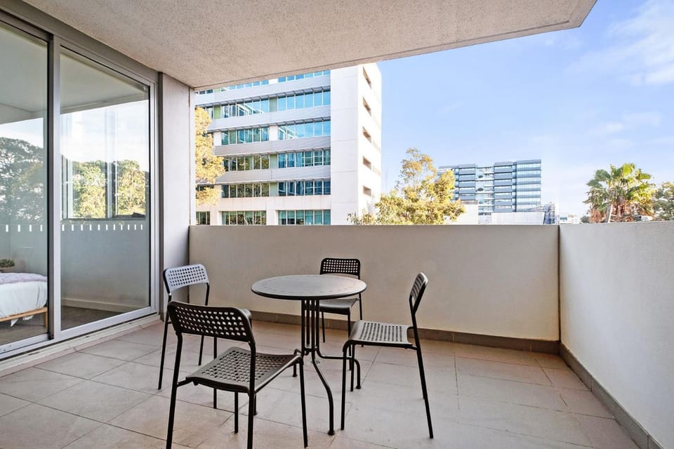 The Skyline Stopover - Near Sydney Airport Apartment in Mascot
