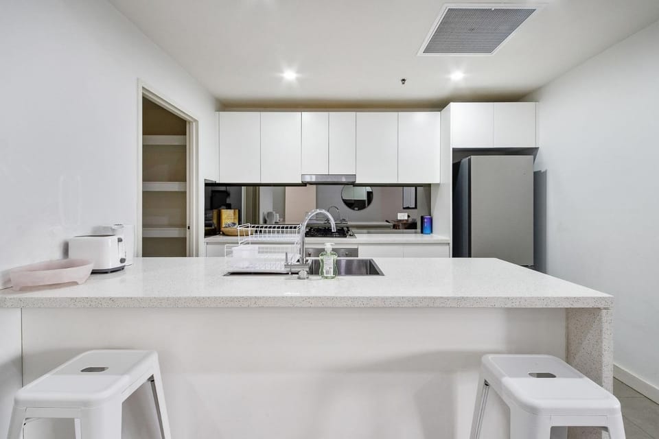 Skyline Stay Mascot Airport Gateway Apartment in Mascot