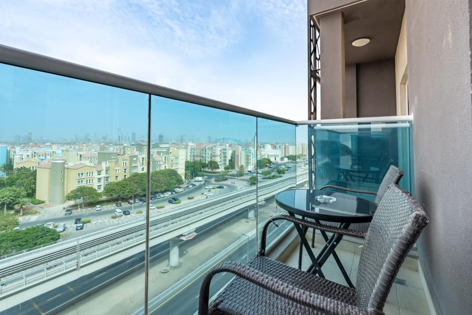 View (from property/room), Balcony/Terrace, Street view
