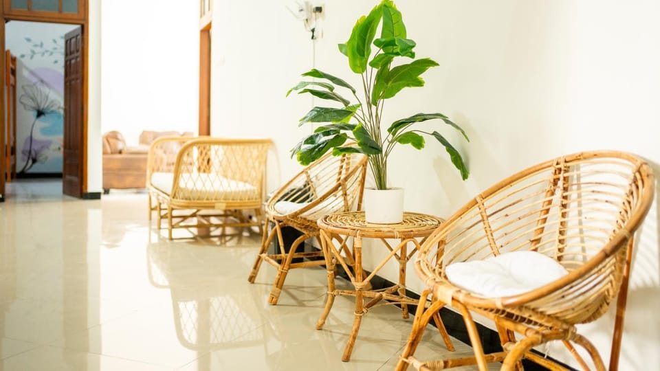 Communal lounge/ TV room, Living room, Seating area