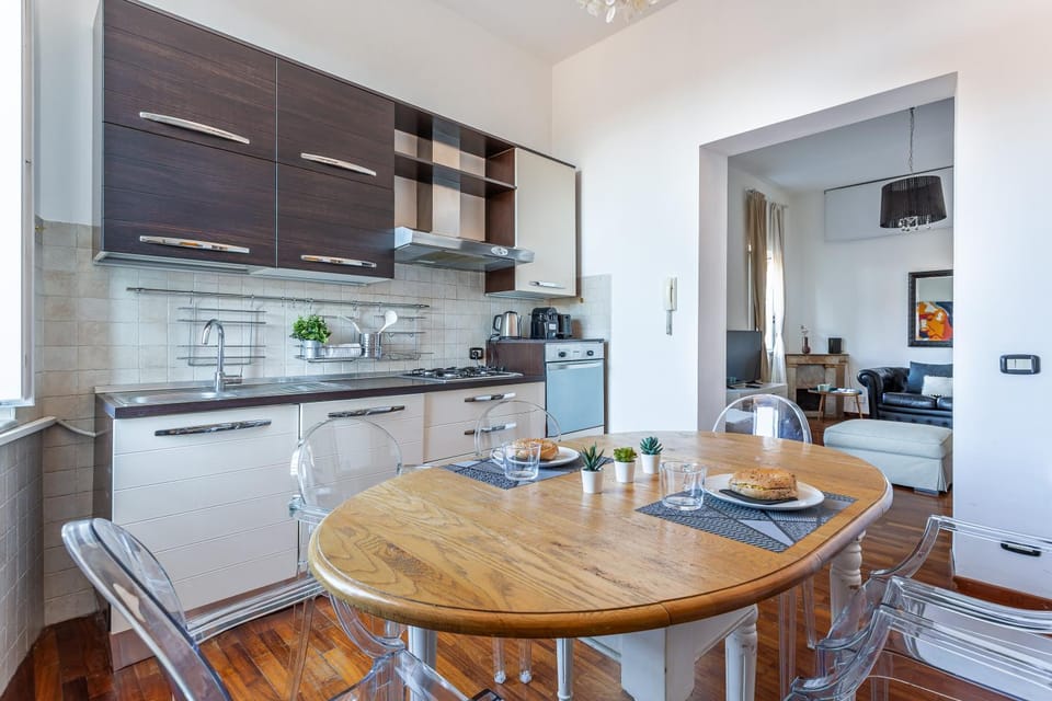 Kitchen or kitchenette, Dining area, Lunch, kitchen