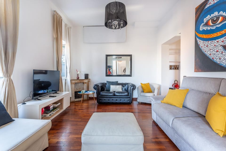 Communal lounge/ TV room, TV and multimedia, Living room, Seating area
