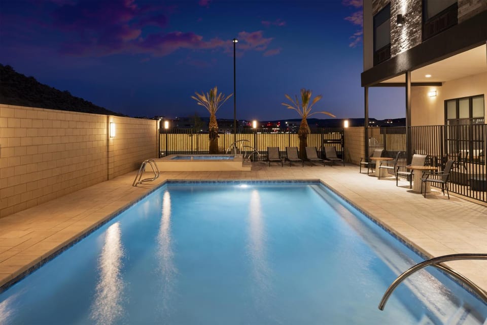 Pool view, Swimming pool
