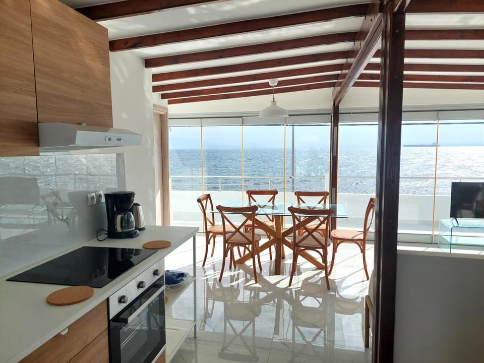 Luxury Seafront Panorama Penthouse Apartment in Decentralized Administration of the Aegean