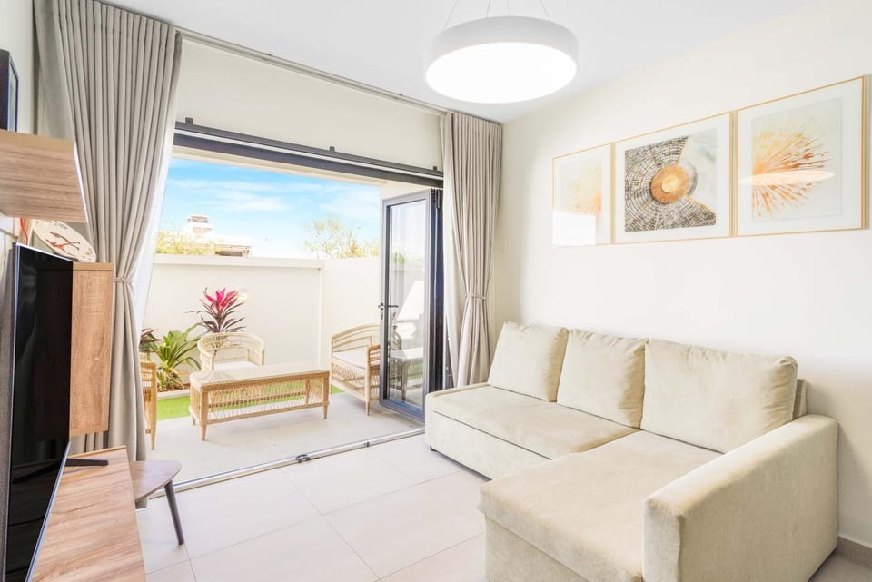 Communal lounge/ TV room, TV and multimedia, View (from property/room), Balcony/Terrace, Living room